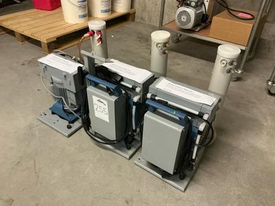 Overview picture of Vacuubrand PC 2003 Vario vacuum pump (3x)